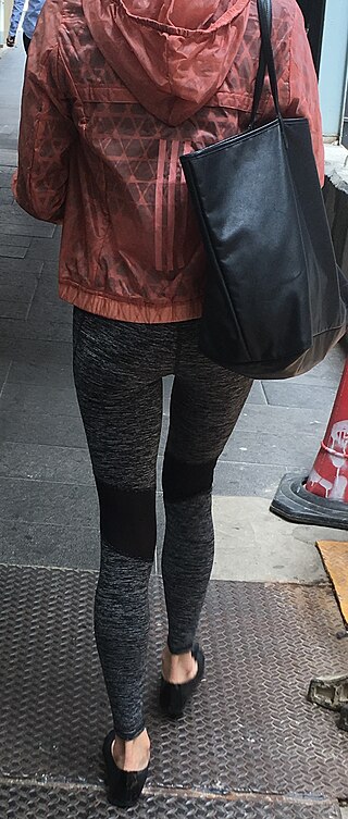 <span class="mw-page-title-main">Athleisure</span> Fashion trend featuring clothing designed for athletic activities