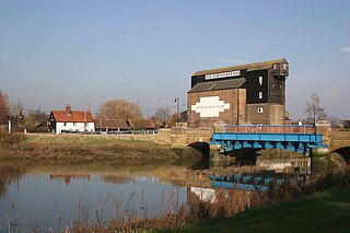 <span class="mw-page-title-main">Battlesbridge</span> Village in Essex, England