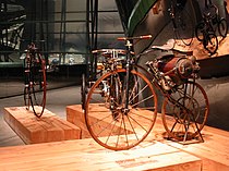 Michaux-Perraux Stoomvelocipede uit 1869, waarschijnlijk de eerste motorfiets.