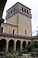 Cloître et tour au nord-est (sept. 2011).