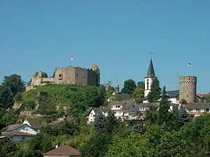 Burg, katholische und evangelische Kirche, Bürgerturm