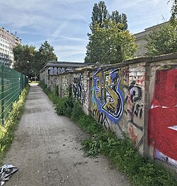 Westliche Grundstücksgrenze, Fußweg zur Rüdersdorfer Straße