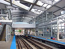 Platform, June 2008 Howard station.jpg