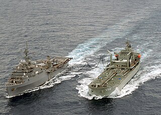 <span class="mw-page-title-main">Replenishment oiler</span> Naval auxiliary ship