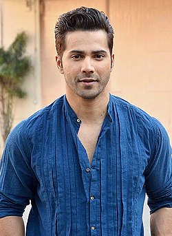 Varun Dhawan promoting Badrinath Ki Dulhania.jpg