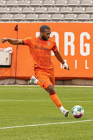 <span class="mw-page-title-main">Ashtone Morgan</span> Canadian soccer player (born 1991)