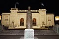 Statue av Isabella I foran setet til Organisasjonen av amerikanske stater i Washington D.C., USA