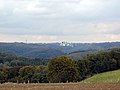 Blick über das Tal der Wupper auf Küllenhahn, rechts die Müllverbrennungsanlage, links der Fernmeldeturm