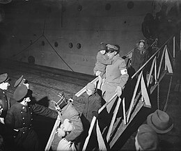 SS Almanzora arriveert in Amsterdam met 1900 repatrianten uit Nederlands-Indië aan boord (3 januari 1946)