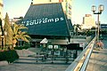 Façade de la librairie Sauramps à Montpellier, octobre 2006