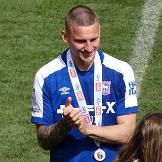 <span class="mw-page-title-main">Luke Woolfenden</span> English footballer