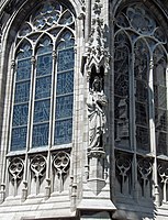 Mausoleum; standbeeld van Clotilde, eerste Franse koningin