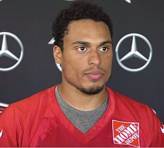 <span class="mw-page-title-main">Isaiah Oliver</span> American football player (born 1996)