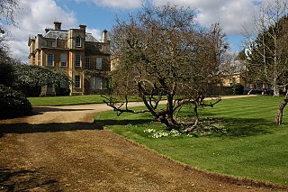 <span class="mw-page-title-main">Overbury Court</span> Country house in Worcestershire, England