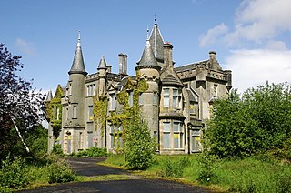 <span class="mw-page-title-main">Shandon, Argyll</span> Village in Argyll and Bute, Scotland, UK