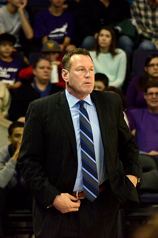 <span class="mw-page-title-main">Dan Majerle</span> American basketball player (born 1965)