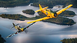 <span class="mw-page-title-main">Warbird</span> Vintage military aircraft operated by non military forces