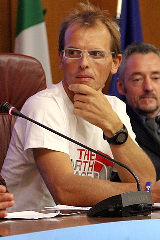 <span class="mw-page-title-main">Simone Moro</span> Italian mountaineer and alpinist (born 1967)