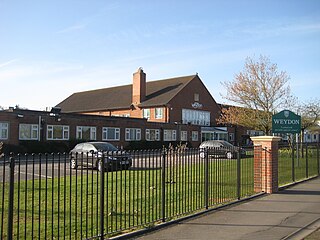 <span class="mw-page-title-main">Weydon School</span> Academy in Farnham, Surrey, England