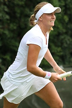 Zoe Hivesová v kvalifikaci Wimbledonu 2019