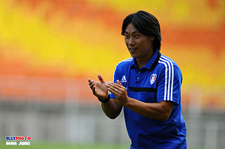 <span class="mw-page-title-main">Choi Sung-yong</span> South Korean footballer (born 1975)