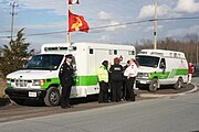 Véhicules et volontaires d'Ambulance Saint-Jean en Ontario, Canada.