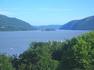 <span class="mw-page-title-main">Hudson Highlands</span> Mountains on either side of the Hudson River in New York, US