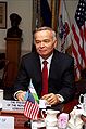 Uzbekistanin presidentti Islom Karimov puolustusministeri Donald Rumsfeldin vieraana Pentagonissa vuonna 2002