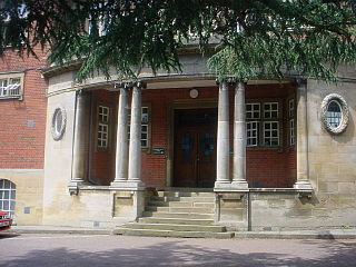 <span class="mw-page-title-main">Robert Smyth Academy</span> Academy - converter mainstream school in Market Harborough, Leicestershire, England