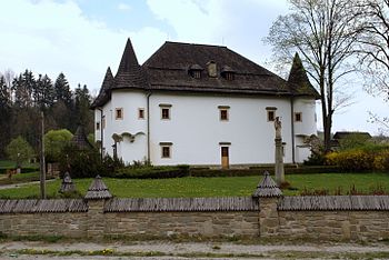 Horná Lehota Castle Photograph: Thaler Tamas Licensing: CC-BY-SA-3.0