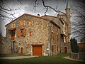 Maison près du château de Virieu (quartier de Virieu).