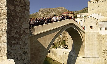 „Stari mosta“ 2004 wiedererstanden Brückenbildhauer Florijan Mickovic