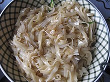 Boiled rice noodles A bawl of rice noodles.jpg