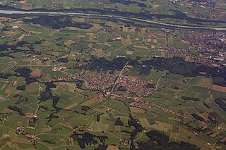 <span class="mw-page-title-main">Großkarolinenfeld</span> Municipality in Bavaria, Germany