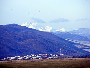 Бахурень, а позаду Високі Татри