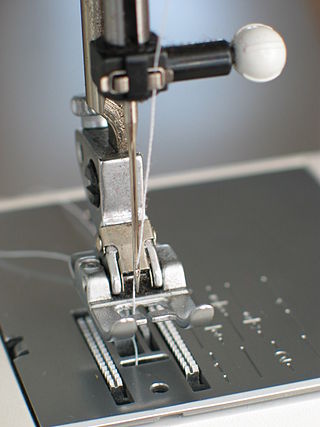 <span class="mw-page-title-main">Feed dog</span> Sewing machine component