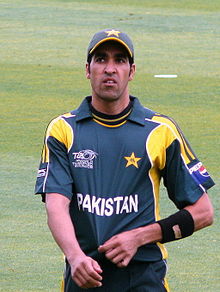 Umar Gul in the field in a [[2009 ICC World Twenty20]] match, at [[The Oval]] in London