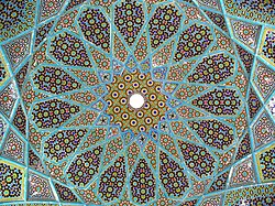 Shiraz, Mausoleo di Hafez: particolare della decorazione interna della cupola