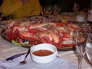 <span class="mw-page-title-main">Plateau de fruits de mer</span> French seafood dish