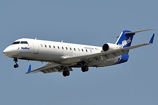 <span class="mw-page-title-main">Bombardier CRJ100/200</span> Regional jet airliner