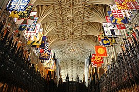 Voûte en éventail et croisée du transept.