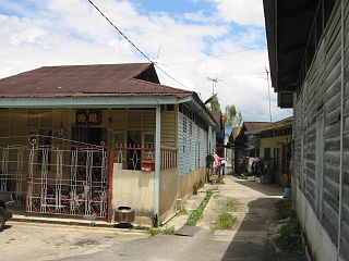 <span class="mw-page-title-main">New village</span> Internment camps set up by the British during the Malayan Emergency