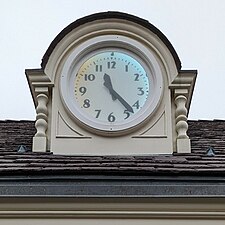 Clock on Merritt Parkway.