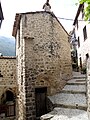 Les ruelles en montant vers l'église.