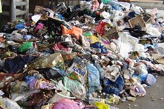 <span class="mw-page-title-main">Municipal solid waste</span> Type of waste consisting of everyday items discarded by the public