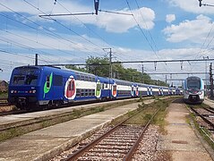 La Z 5630 et la Z 57018 en gare de Montereau en mai 2019.