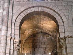 Arco peraltado