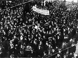 <span class="mw-page-title-main">Syndicalism</span> Form of revolutionary organisation