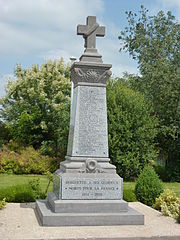 Le monument aux morts de Berguette.