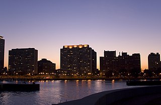 <span class="mw-page-title-main">Lake View, Chicago</span> Community area in Chicago